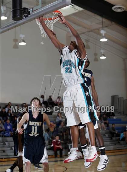 Thumbnail 2 in Notre Dame vs. Renaissance Academy (Burbank Tip-Off Classic) photogallery.