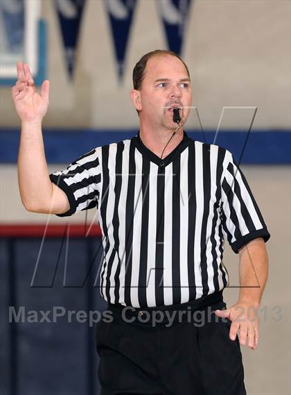 Thumbnail 2 in Kennedy vs. Christian Brothers (Christian Brothers Holiday Classic) photogallery.