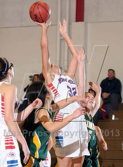 Thumbnail 3 in Kennedy vs. Christian Brothers (Christian Brothers Holiday Classic) photogallery.
