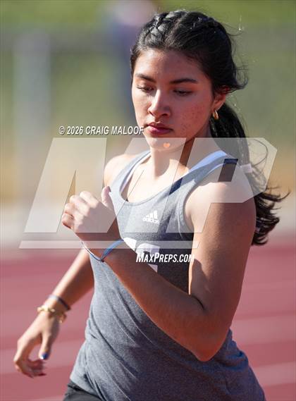 Thumbnail 1 in Frontier Conference Finals photogallery.