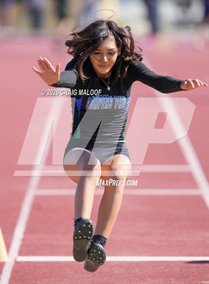 Thumbnail 2 in Frontier Conference Finals photogallery.