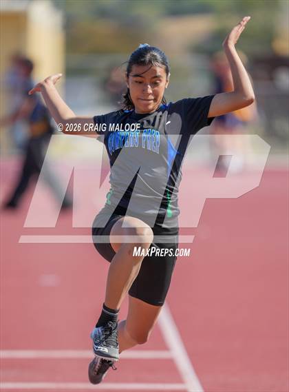 Thumbnail 3 in Frontier Conference Finals photogallery.