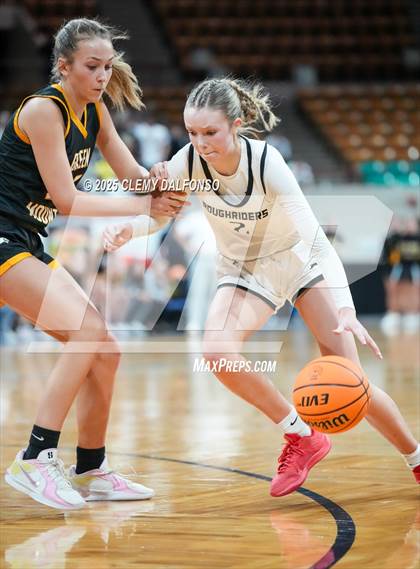 Thumbnail 3 in Green Mountain vs Roosevelt (CHSAA 5A Great 8) photogallery.