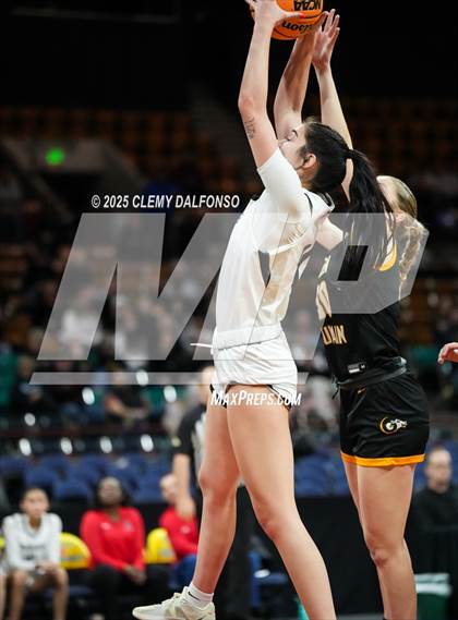 Thumbnail 2 in Green Mountain vs Roosevelt (CHSAA 5A Great 8) photogallery.