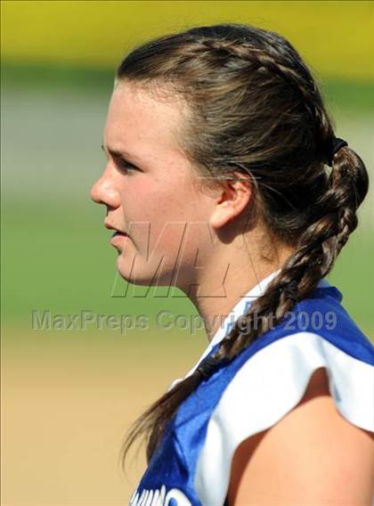Thumbnail 3 in Hempfield vs Elizabethtown (PIAA District 3 First Round) photogallery.