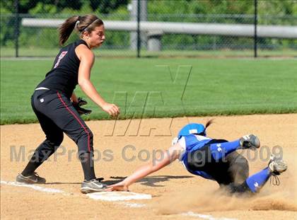 Thumbnail 3 in Hempfield vs Elizabethtown (PIAA District 3 First Round) photogallery.