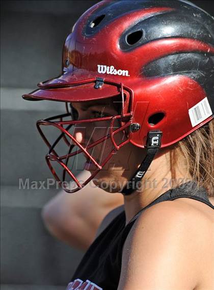 Thumbnail 2 in Hempfield vs Elizabethtown (PIAA District 3 First Round) photogallery.