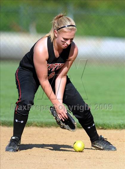 Thumbnail 1 in Hempfield vs Elizabethtown (PIAA District 3 First Round) photogallery.