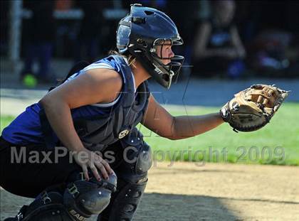 Thumbnail 2 in Hempfield vs Elizabethtown (PIAA District 3 First Round) photogallery.