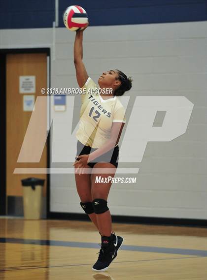Thumbnail 3 in Cypress Park vs. Mayde Creek (CFISD/Katy Classic) photogallery.