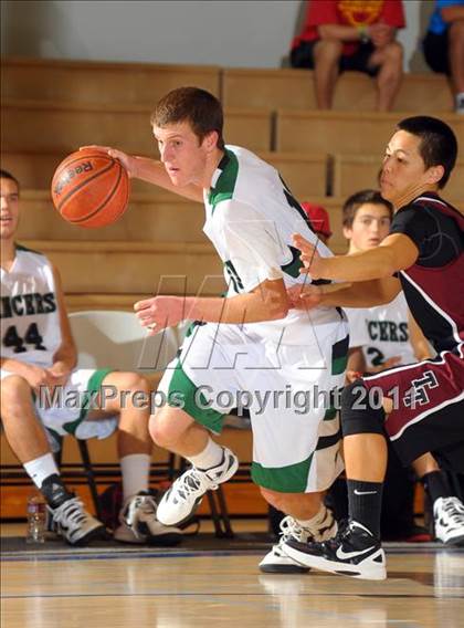 Thumbnail 3 in Thousand Oaks vs. Torrance (MaxPreps Holiday Classic) photogallery.