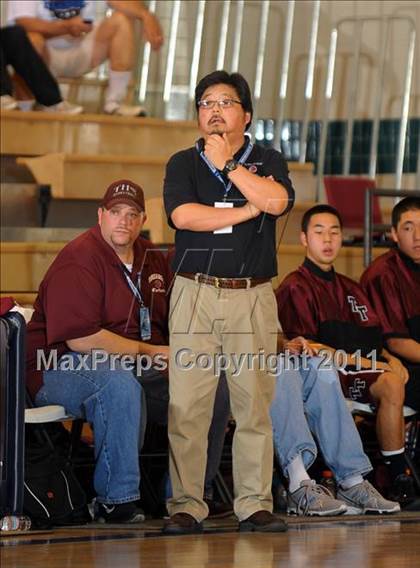 Thumbnail 2 in Thousand Oaks vs. Torrance (MaxPreps Holiday Classic) photogallery.