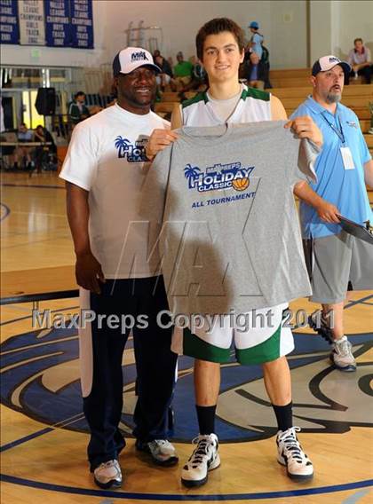 Thumbnail 1 in Thousand Oaks vs. Torrance (MaxPreps Holiday Classic) photogallery.