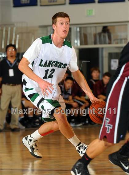 Thumbnail 1 in Thousand Oaks vs. Torrance (MaxPreps Holiday Classic) photogallery.
