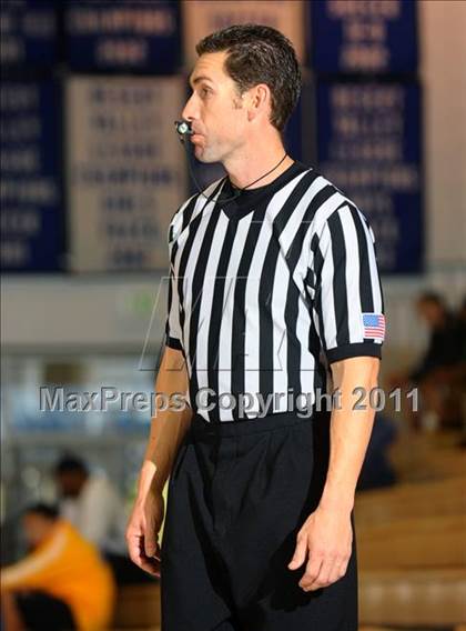 Thumbnail 1 in Thousand Oaks vs. Torrance (MaxPreps Holiday Classic) photogallery.
