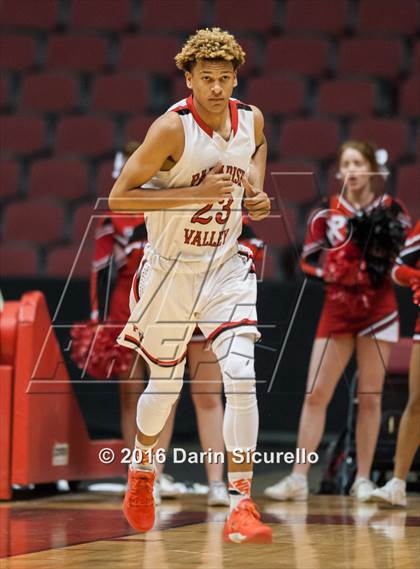 Thumbnail 3 in Paradise Valley vs. Nogales (AIA Division 2 Quarterfinal) photogallery.