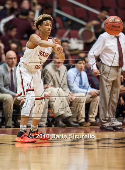 Thumbnail 1 in Paradise Valley vs. Nogales (AIA Division 2 Quarterfinal) photogallery.