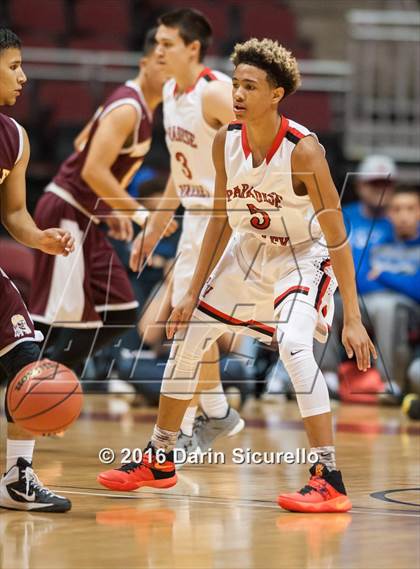 Thumbnail 3 in Paradise Valley vs. Nogales (AIA Division 2 Quarterfinal) photogallery.