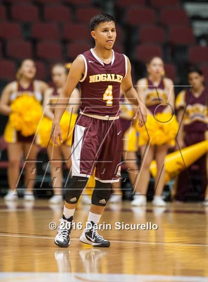 Thumbnail 3 in Paradise Valley vs. Nogales (AIA Division 2 Quarterfinal) photogallery.