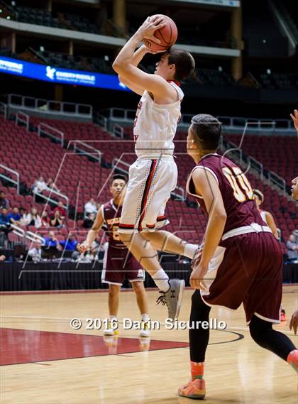 Thumbnail 3 in Paradise Valley vs. Nogales (AIA Division 2 Quarterfinal) photogallery.