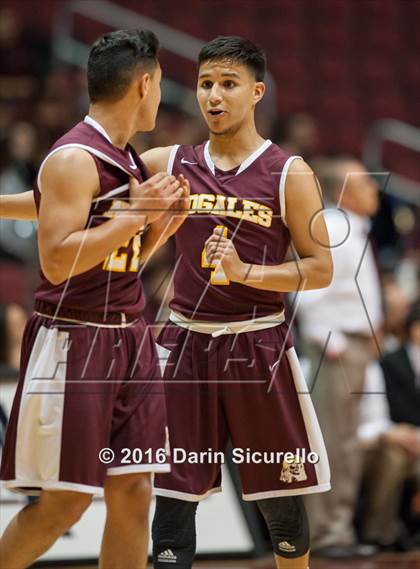 Thumbnail 3 in Paradise Valley vs. Nogales (AIA Division 2 Quarterfinal) photogallery.