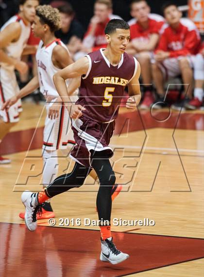 Thumbnail 1 in Paradise Valley vs. Nogales (AIA Division 2 Quarterfinal) photogallery.