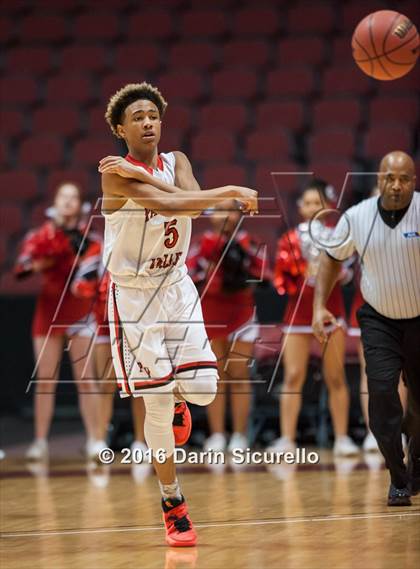 Thumbnail 2 in Paradise Valley vs. Nogales (AIA Division 2 Quarterfinal) photogallery.