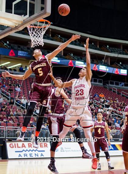 Thumbnail 1 in Paradise Valley vs. Nogales (AIA Division 2 Quarterfinal) photogallery.