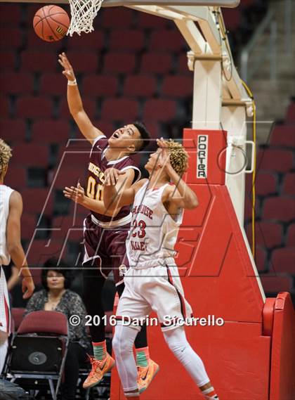 Thumbnail 1 in Paradise Valley vs. Nogales (AIA Division 2 Quarterfinal) photogallery.