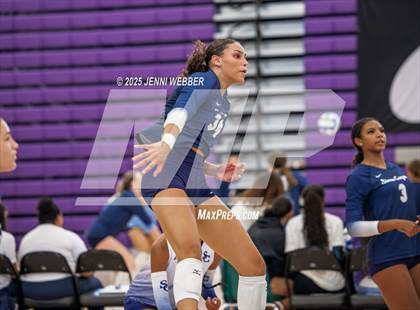 Thumbnail 2 in Sierra Canyon vs. Xavier College Prep (Durango Fall Classic) photogallery.