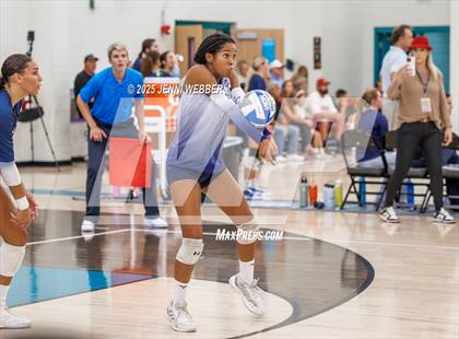 Thumbnail 1 in Sierra Canyon vs. Xavier College Prep (Durango Fall Classic) photogallery.