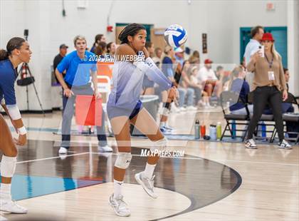 Thumbnail 2 in Sierra Canyon vs. Xavier College Prep (Durango Fall Classic) photogallery.