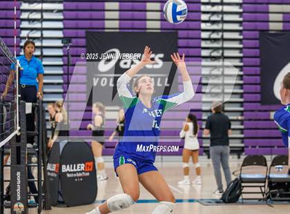 Thumbnail 3 in Sierra Canyon vs. Xavier College Prep (Durango Fall Classic) photogallery.