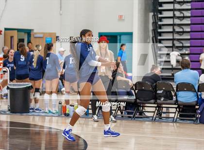 Thumbnail 3 in Sierra Canyon vs. Xavier College Prep (Durango Fall Classic) photogallery.