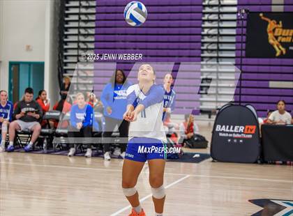 Thumbnail 2 in Sierra Canyon vs. Xavier College Prep (Durango Fall Classic) photogallery.