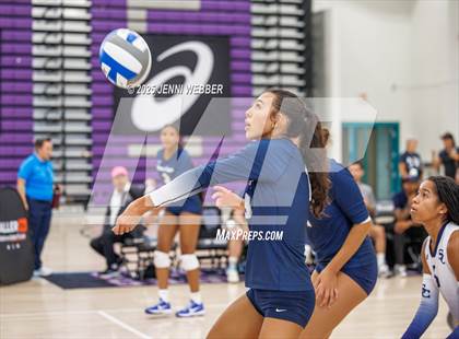 Thumbnail 2 in Sierra Canyon vs. Xavier College Prep (Durango Fall Classic) photogallery.