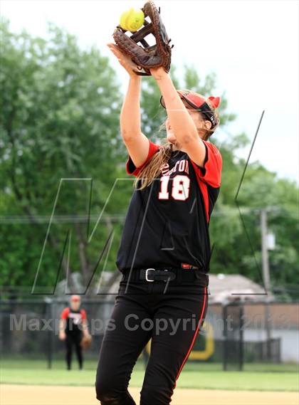 Thumbnail 3 in Barrington vs New Trier (IHSA 4A Sectional Final) photogallery.
