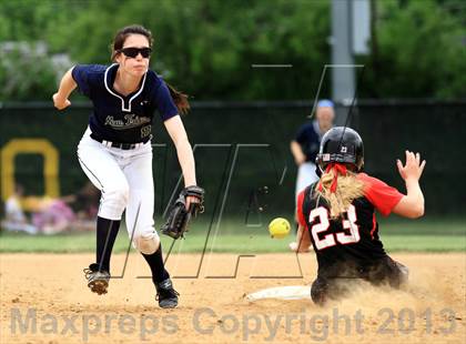 Thumbnail 2 in Barrington vs New Trier (IHSA 4A Sectional Final) photogallery.