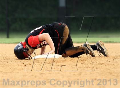 Thumbnail 3 in Barrington vs New Trier (IHSA 4A Sectional Final) photogallery.