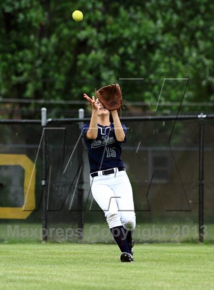 Thumbnail 1 in Barrington vs New Trier (IHSA 4A Sectional Final) photogallery.