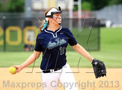Thumbnail 3 in Barrington vs New Trier (IHSA 4A Sectional Final) photogallery.