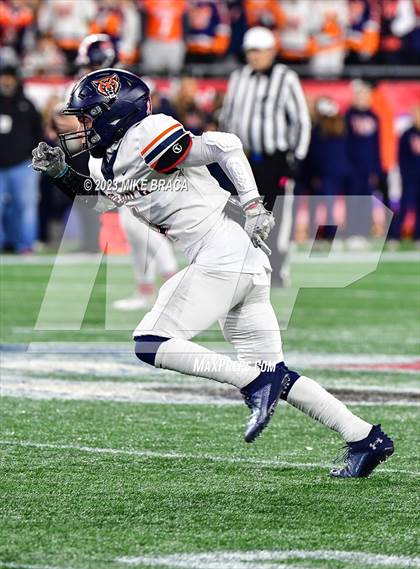 Thumbnail 1 in Walpole vs Milton (MIAA D3 Final) photogallery.