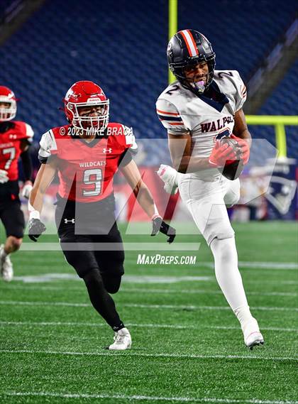 Thumbnail 1 in Walpole vs Milton (MIAA D3 Final) photogallery.