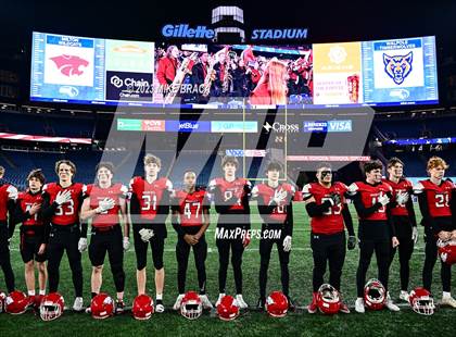 Thumbnail 1 in Walpole vs Milton (MIAA D3 Final) photogallery.