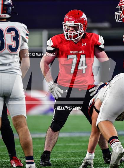 Thumbnail 1 in Walpole vs Milton (MIAA D3 Final) photogallery.
