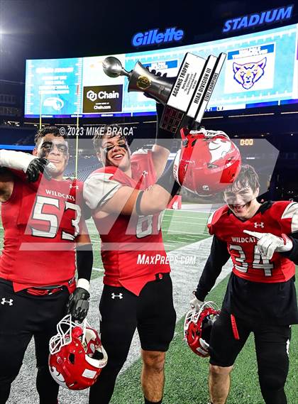 Thumbnail 2 in Walpole vs Milton (MIAA D3 Final) photogallery.