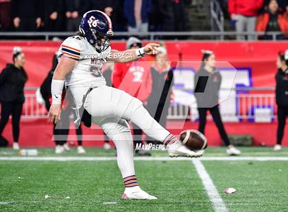 Thumbnail 2 in Walpole vs Milton (MIAA D3 Final) photogallery.