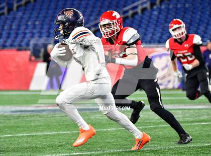 Thumbnail 1 in Walpole vs Milton (MIAA D3 Final) photogallery.