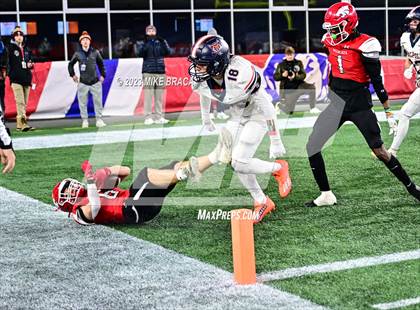 Thumbnail 1 in Walpole vs Milton (MIAA D3 Final) photogallery.