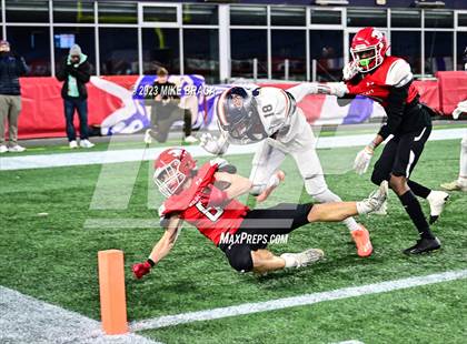 Thumbnail 3 in Walpole vs Milton (MIAA D3 Final) photogallery.
